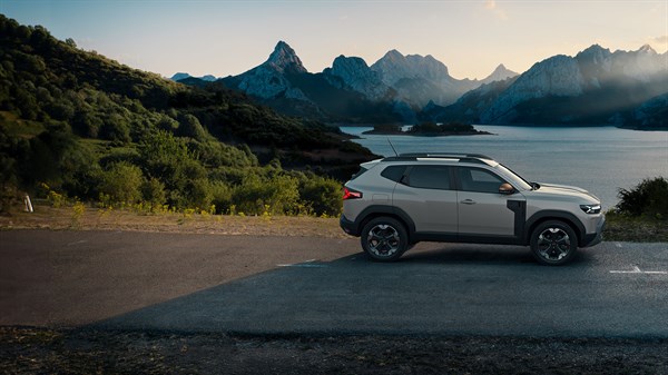 dacia-duster-p1310-overview-007_ig_w600_h337.jpg